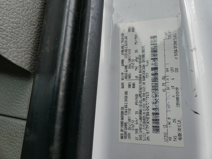 2019-ford-f150-xl-image-15