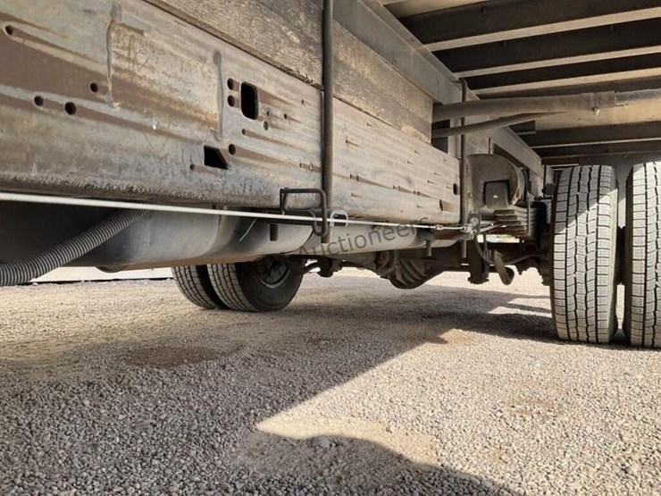 2011-chevrolet-express-4500-image-24