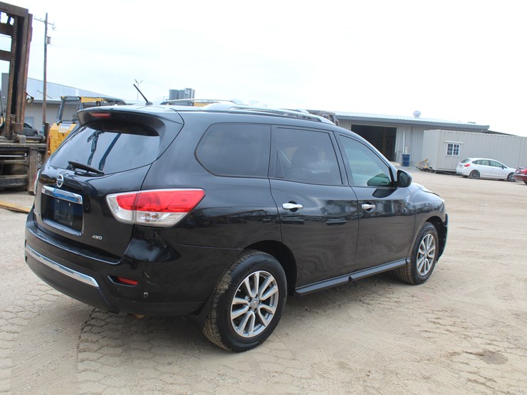 2015-nissan-pathfinder-image-3