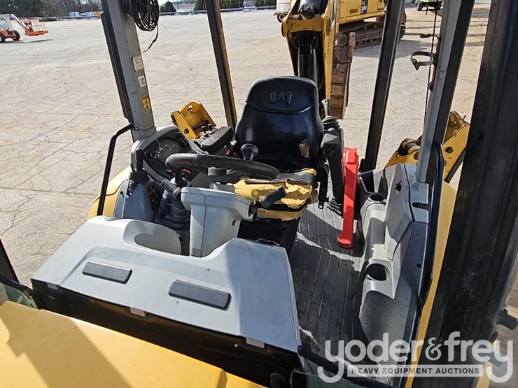 2016-caterpillar-420f2-it-image-29