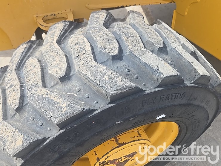 2014-deere-310k-ep-image-10