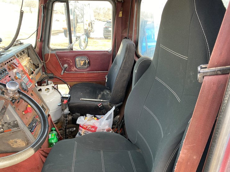 #425-•-mack-elite-cl-713-manure-truck-(has-wi-title)-(colfax,-wi)-image-33