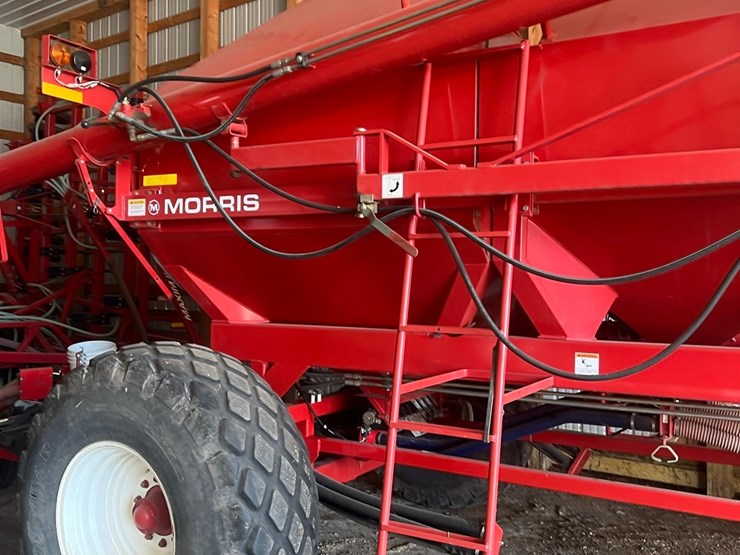 lot-10.-morris-air-seeder,-tow-between-with-10"-eagle-beaks,-new-seed-meter-unit,-pristine-condition,-always-shedded,-highly-maintained,-none-nicer-image-8
