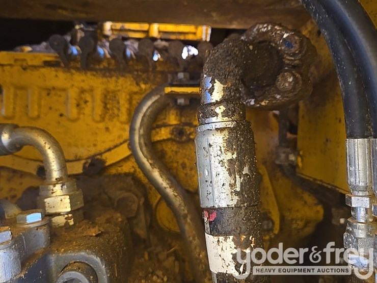 2021-deere-460e-image-32