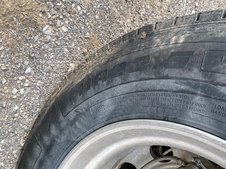 #504-•-2012-northern-8,500-gallon-semi-manure-tanker-(has-wi-title)-(waupun,-wi)-image-25