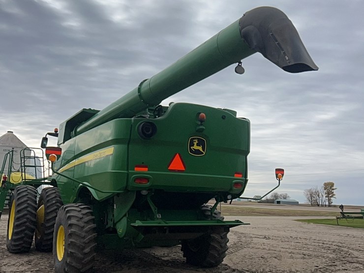 2014-john-deere-s680-image-54