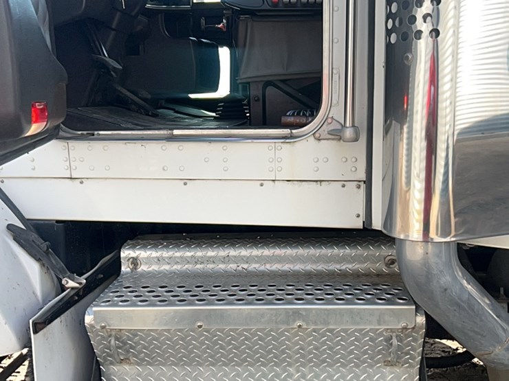 2007-kenworth-t800-image-75