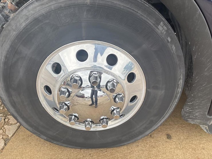 2019-peterbilt-579-image-53