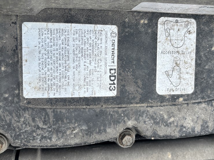 2018-freightliner-cascadia-126-image-30