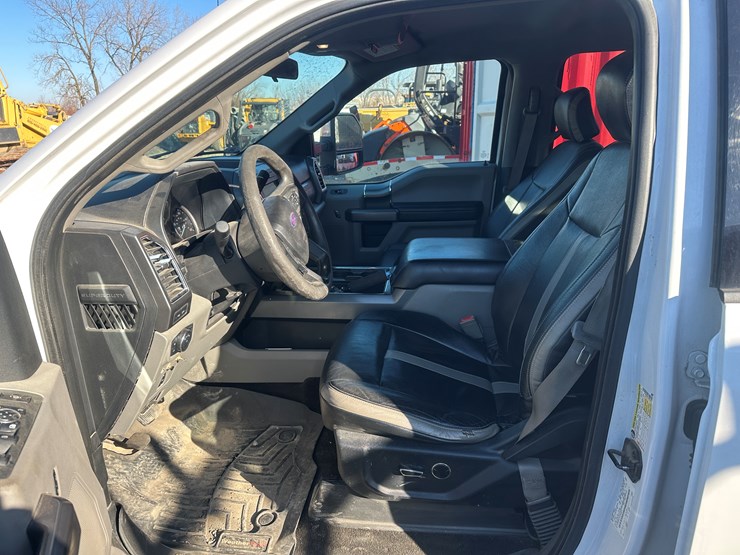 2018-ford-f350-image-32
