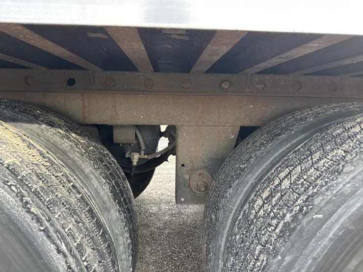 2019-utility-53'-image-15