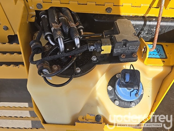 2018-deere-310sl-image-74