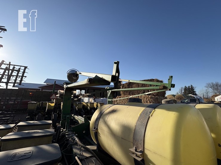 john-deere-7000-image-17