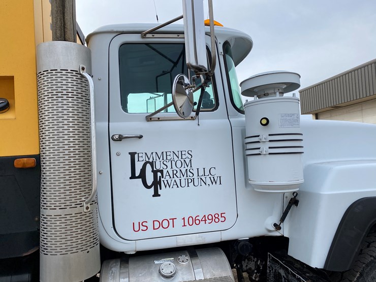 1999-mack-rd690s-image-56