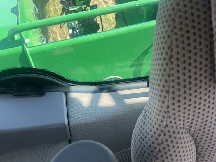 2016-john-deere-9520r-image-138