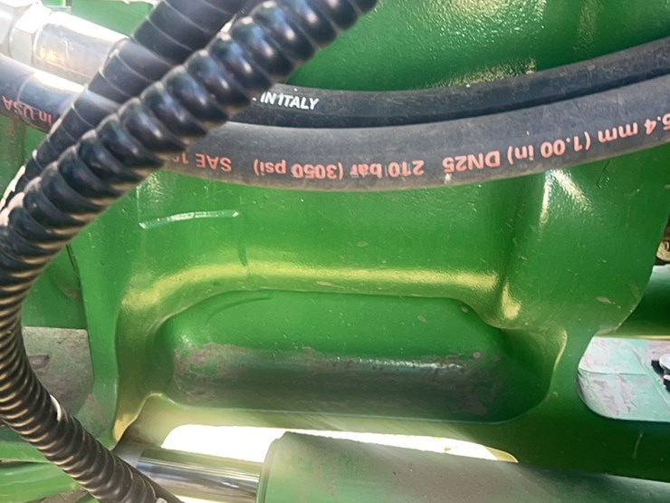 2016-john-deere-9520r-image-79