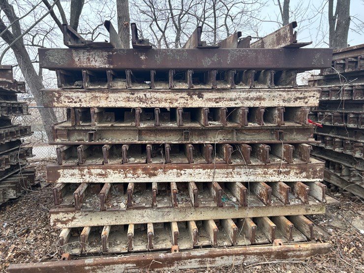 #2263-•-approx.-8"-concrete-forms-image-1