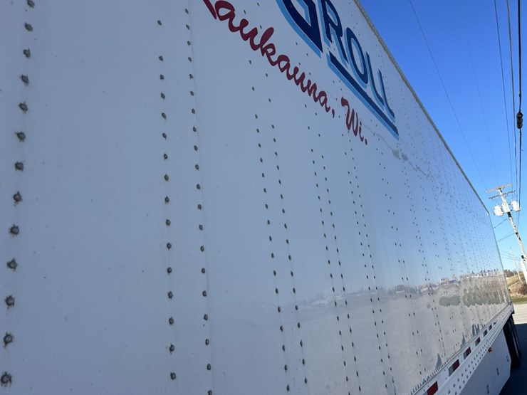 2014-utility-53'-image-11