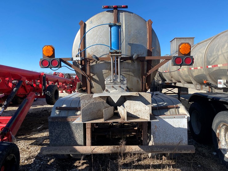 #520-•-1983-brenner-semi-manure-tanker-trailer-(no-title)-(st.-nazianz,-wi)-image-9