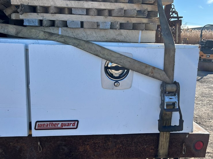 2005-ford-f550-image-24