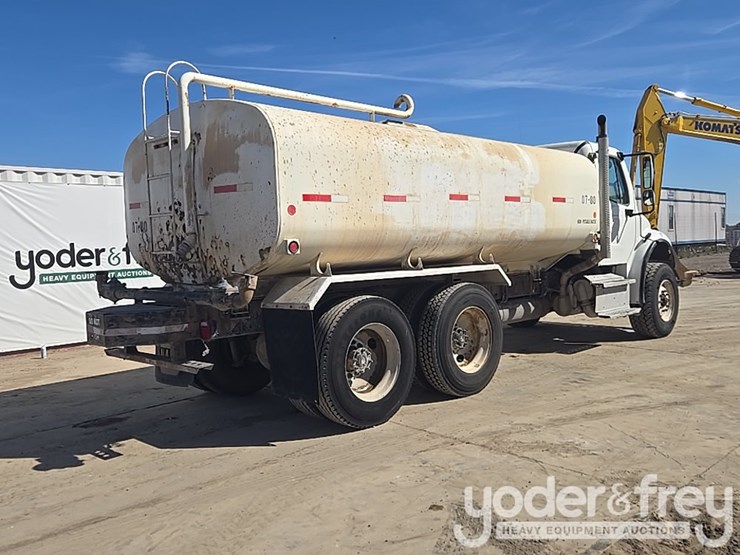 2017-freightliner-m2-106-image-5