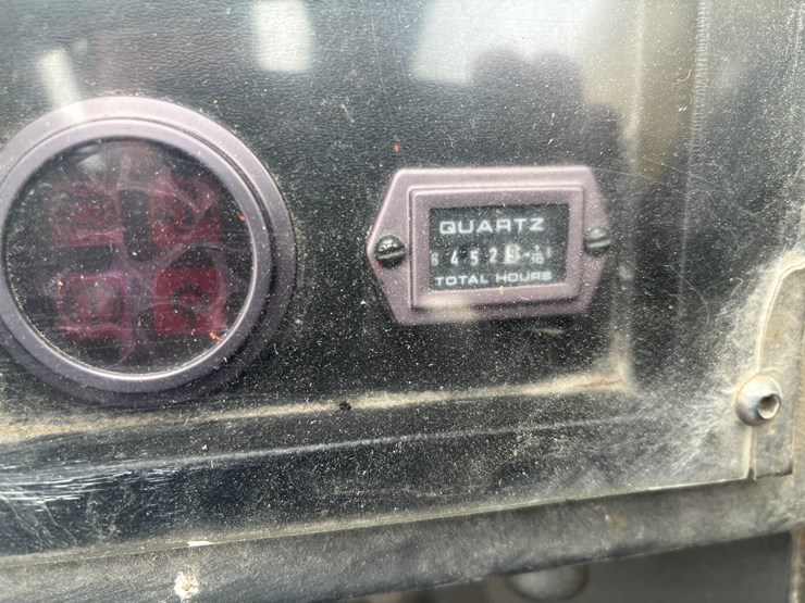 #2310-•-2004-gehl-rs8-telehandler-image-27