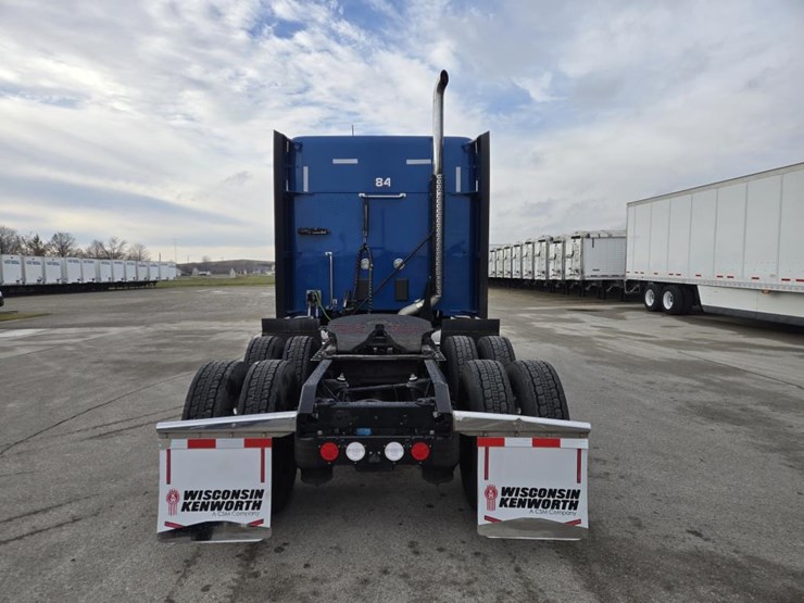 2022-kenworth-t680-image-4