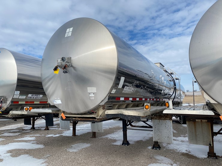 1990-walker-tanker-image-1