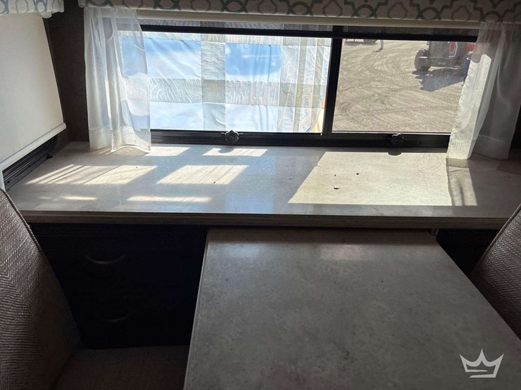 2018-freightliner-thor-venetian-400xcr-a40-41ft.-class-a-motorhome-image-31