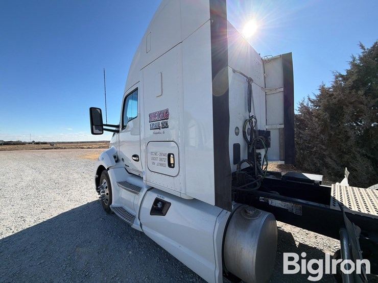 2018-kenworth-t680-image-13