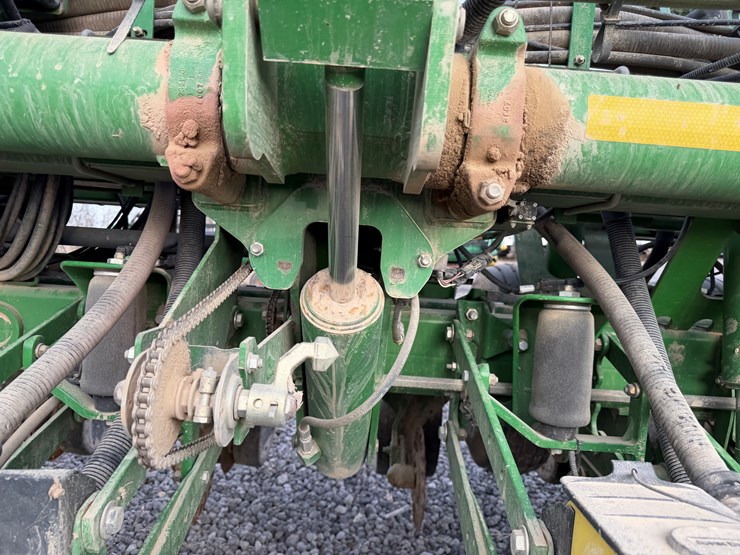 john-deere-1790-image-102