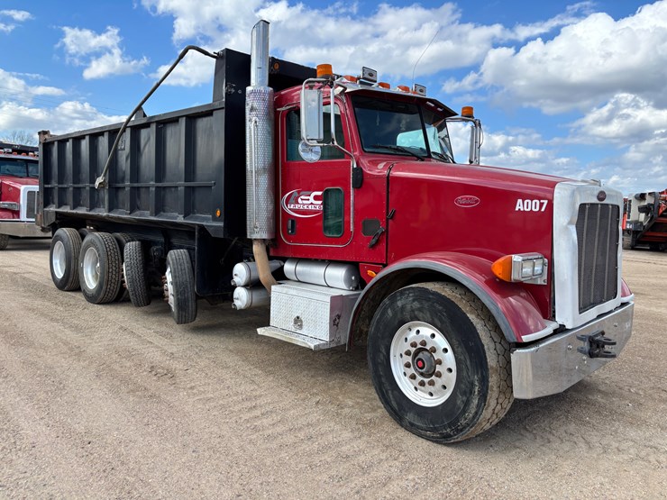 2008-peterbilt-365-image-2