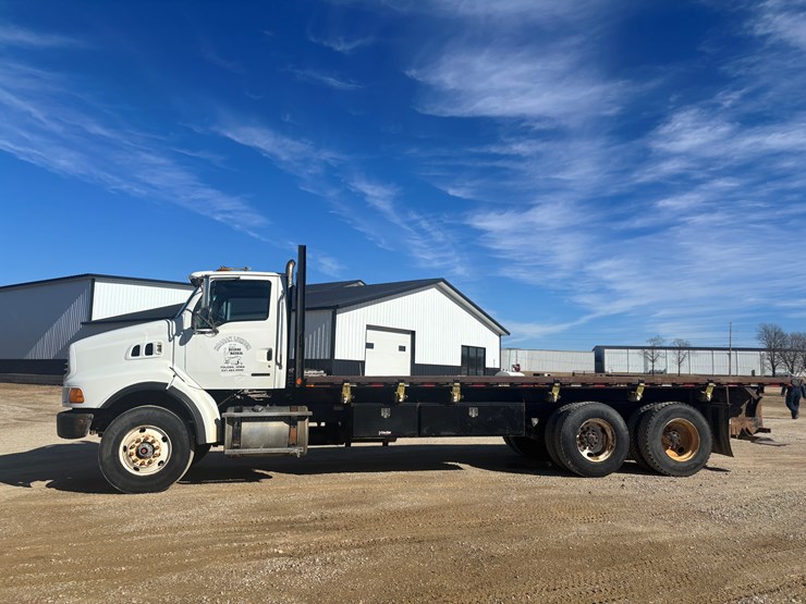 2005-sterling-lt8500-image-2