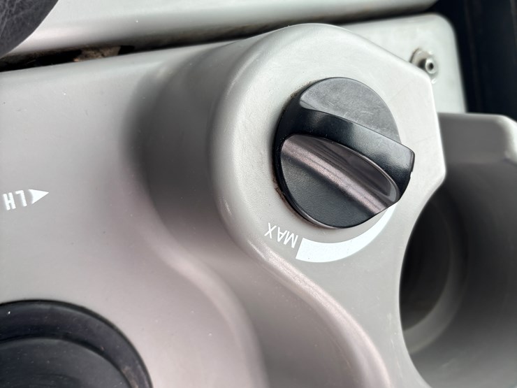 2021-komatsu-d39-image-35