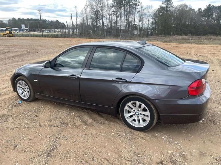 2006-bmw-325i-4-door-sedan-(178,642-miles)-image-2