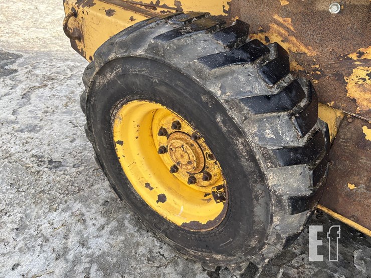 new-holland-lx885-image-13