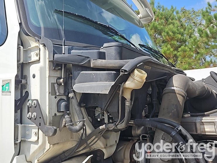 2017-international-8600-image-36