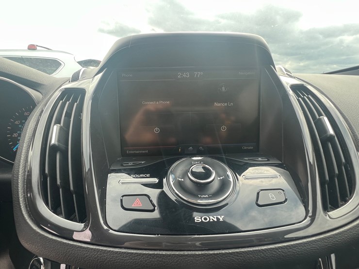 2014-ford-escape-titanium-image-19