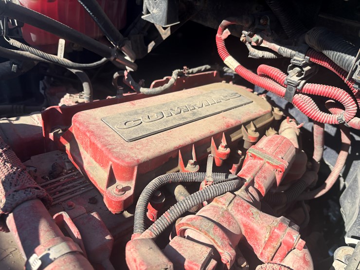 #2294-•-2013-freightliner-m2-flatbed-truck-image-25