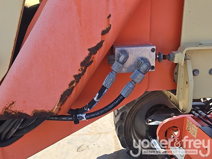 2017-jlg-600aj-image-32