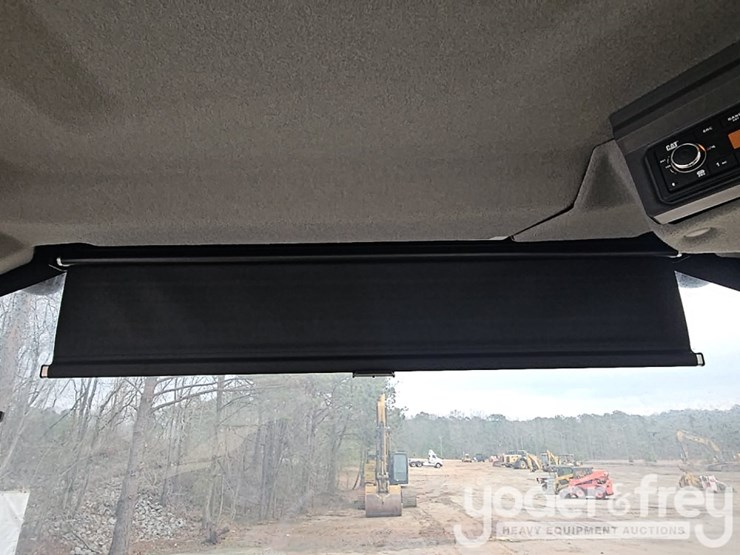 2026-caterpillar-926-image-42