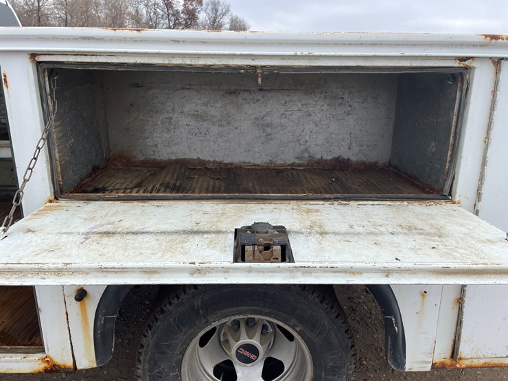 2008-gmc-3500-image-21