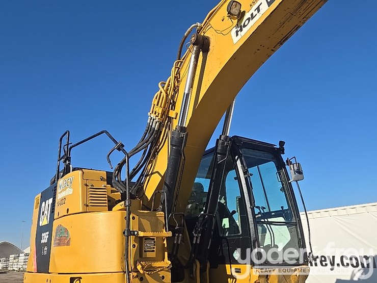 2016-caterpillar-335fl-image-37