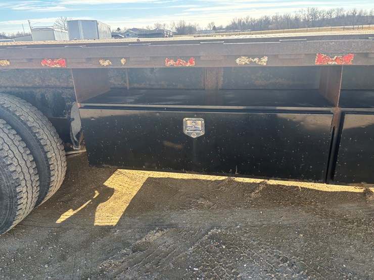 2005-sterling-lt8500-image-44