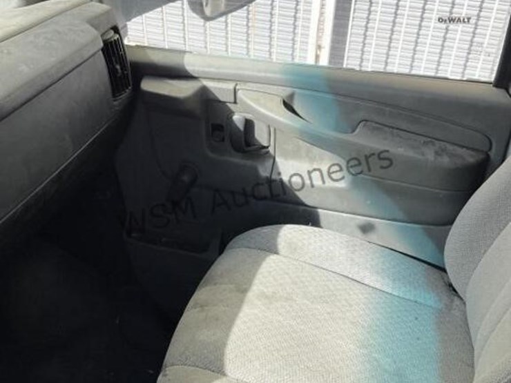 2011-chevrolet-express-4500-image-20