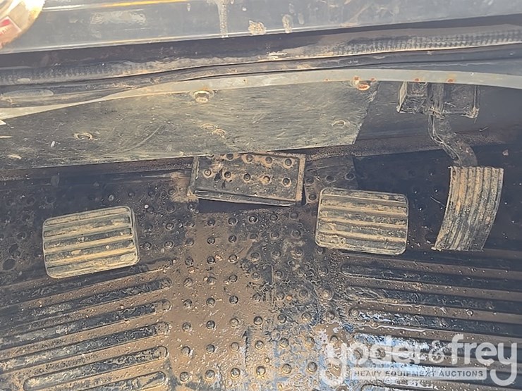 2023-takeuchi-tl12v2-image-57