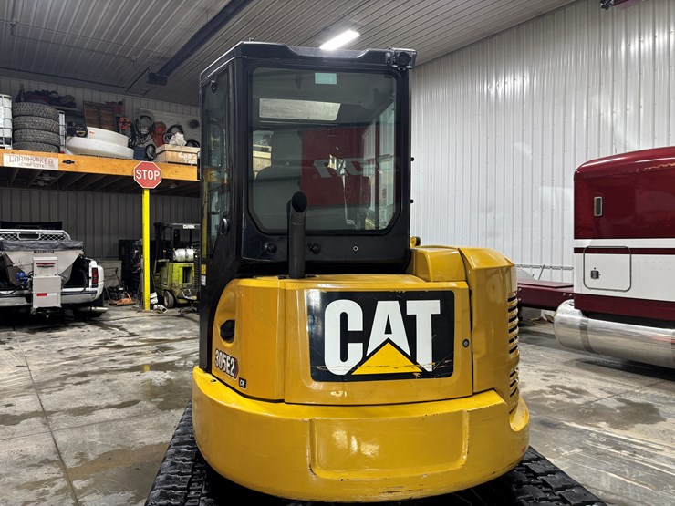 caterpillar-305-image-12