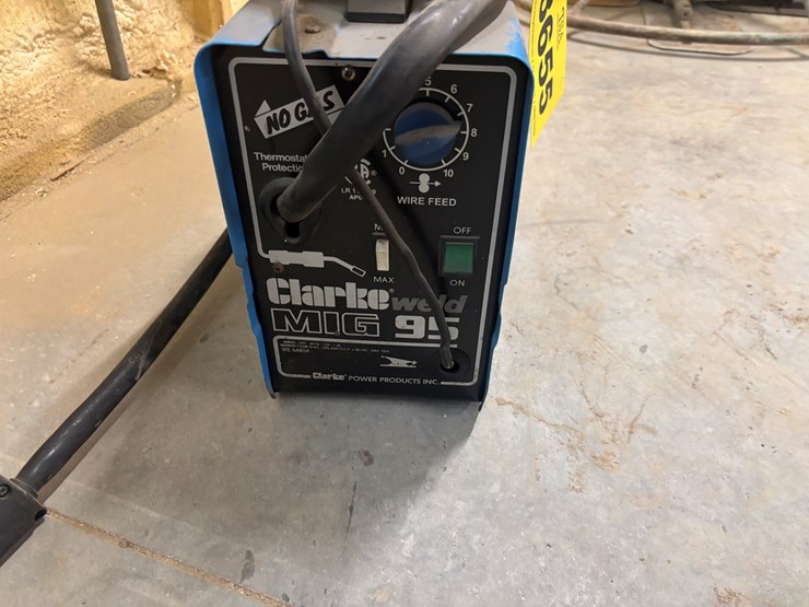 #3655-•-clarke-95-mig-welder-image-1