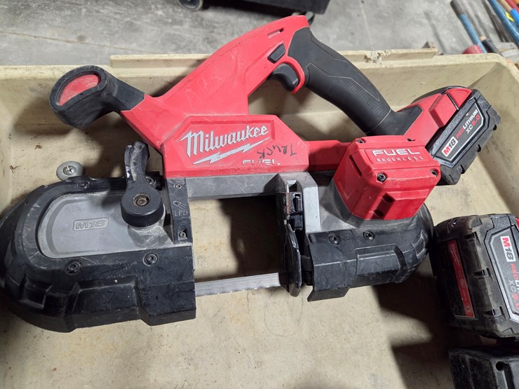 #5417-•-(5)-milwaukee-tools-w/-(5)-batteries-and-more-image-10
