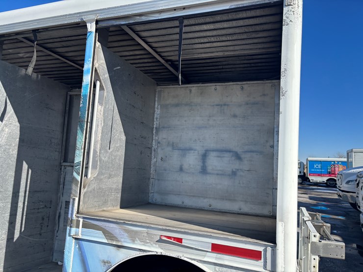 2014-hackney-beverage-trailer-image-32